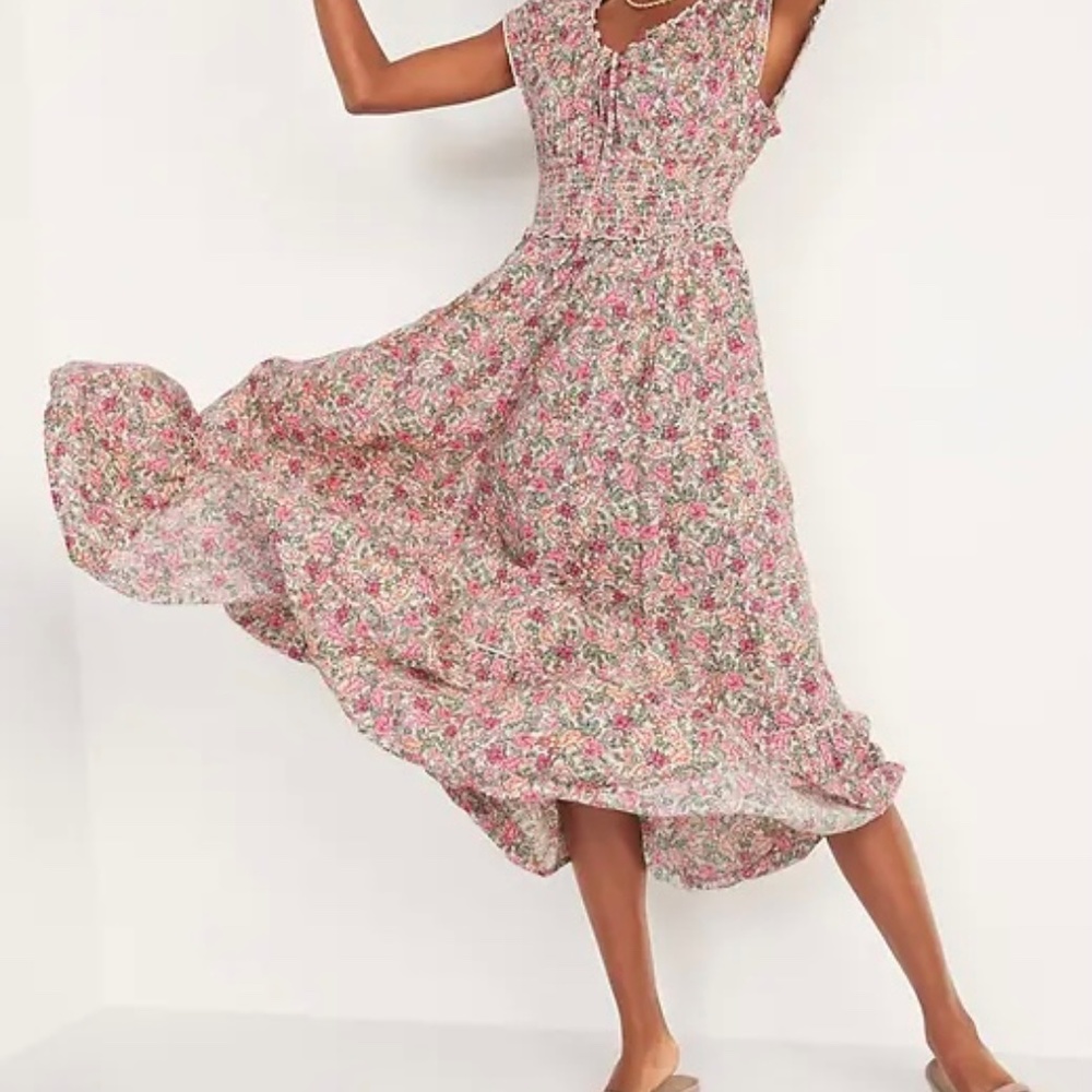 Old Navy Smocked Floral Print MIDI Dress Size Small NWT